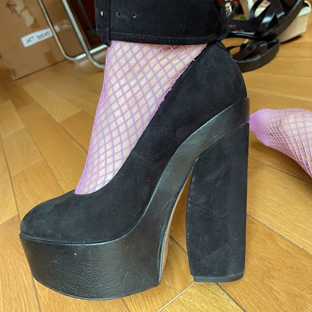 Dolce Vita Suede MEGA platform pumps black suede
